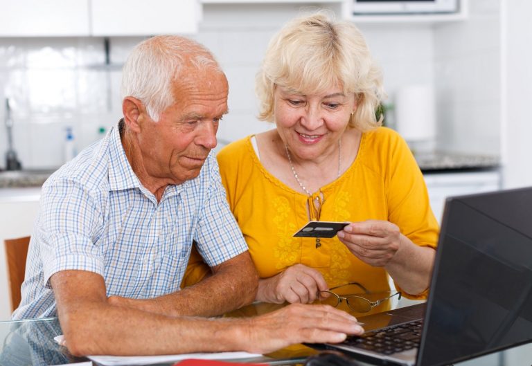 Как получить кредит пенсионеру: допустимый возраст и нюансы оформления