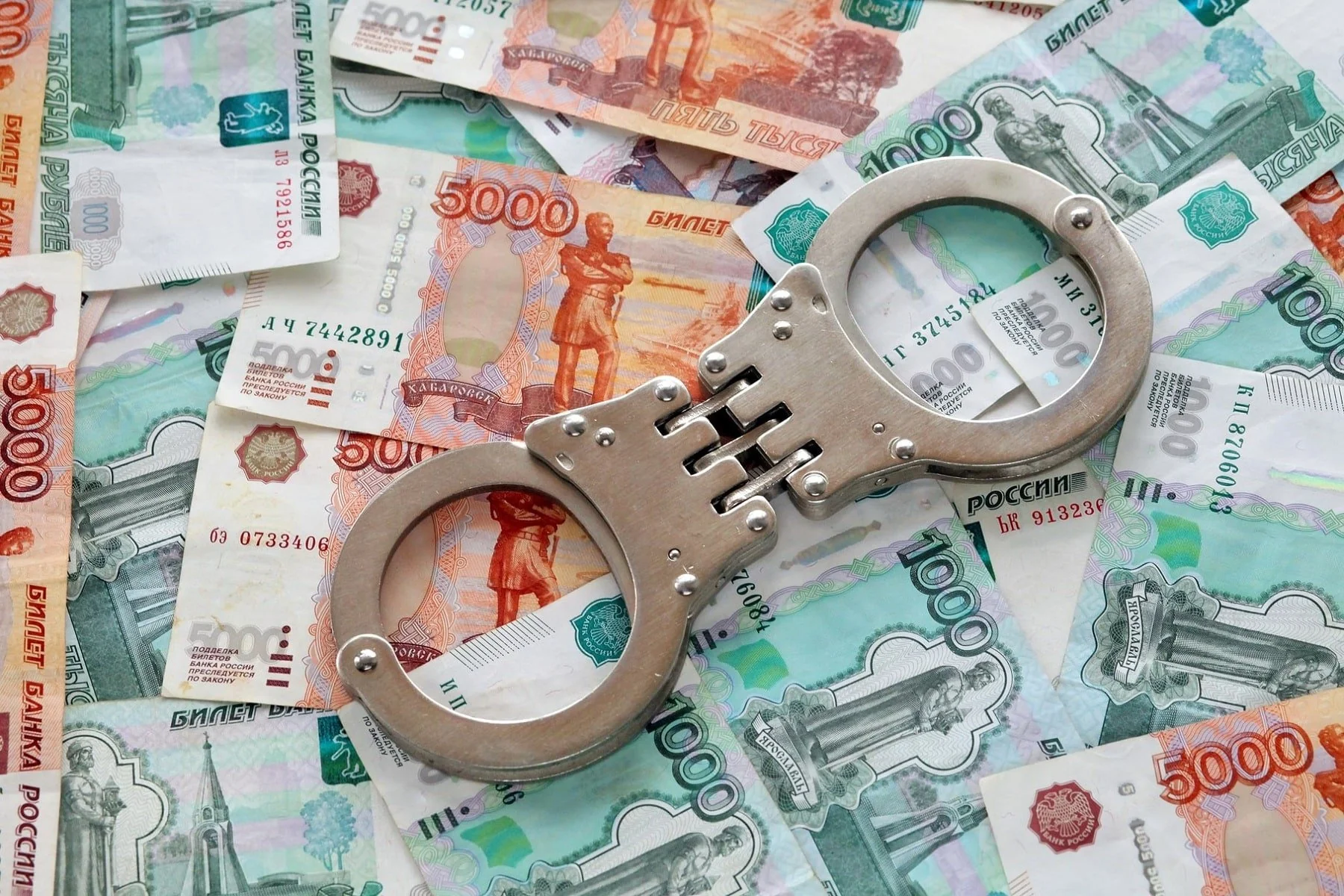 Оформление микрозайма по чужому паспорту: законно или нет?